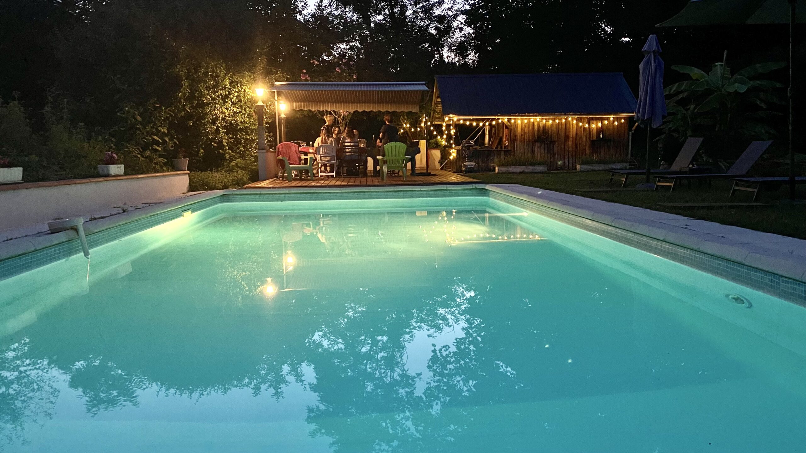 La piscine la nuit quand il fait très chaud