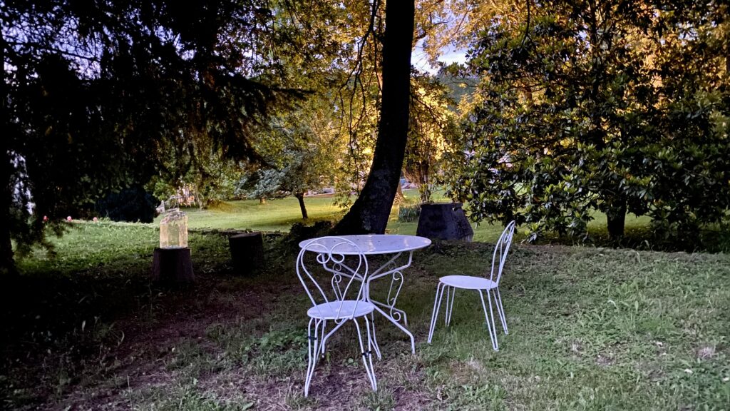 La table de jardin de l'Écolodge